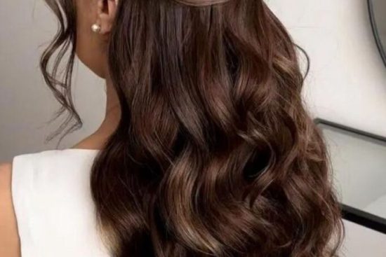 24-Hairstyles-for-Wavy-Hair-That-Master-the-Mane-683x1024