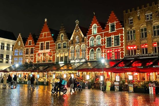 Bruges-at-Christmas-Winter-Glow-and-Christmas-Market-in-Brugge-Belgium