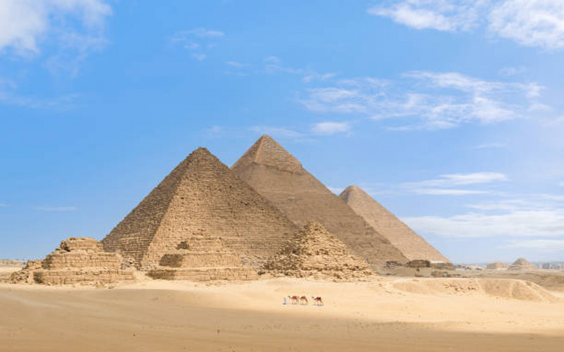 The Pyramids Of Giza (1)